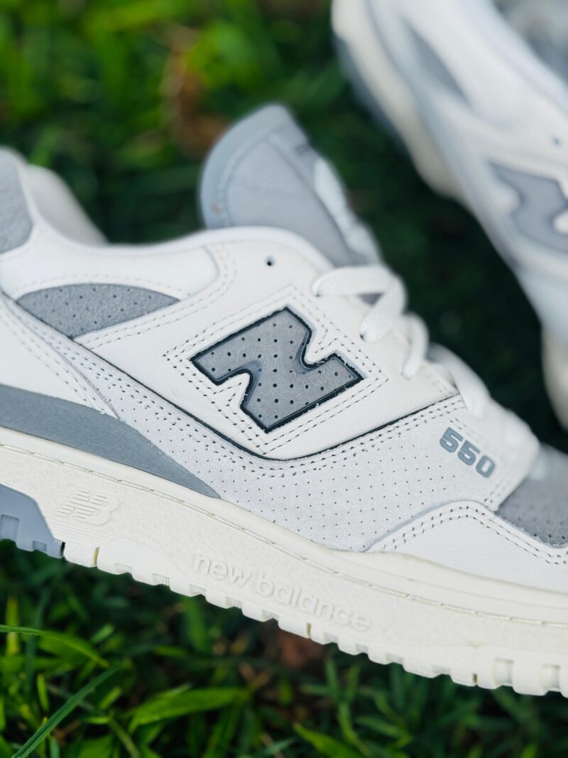 NEW BALANCE 550 MASCULINO BRANCO CINZA - Image 2