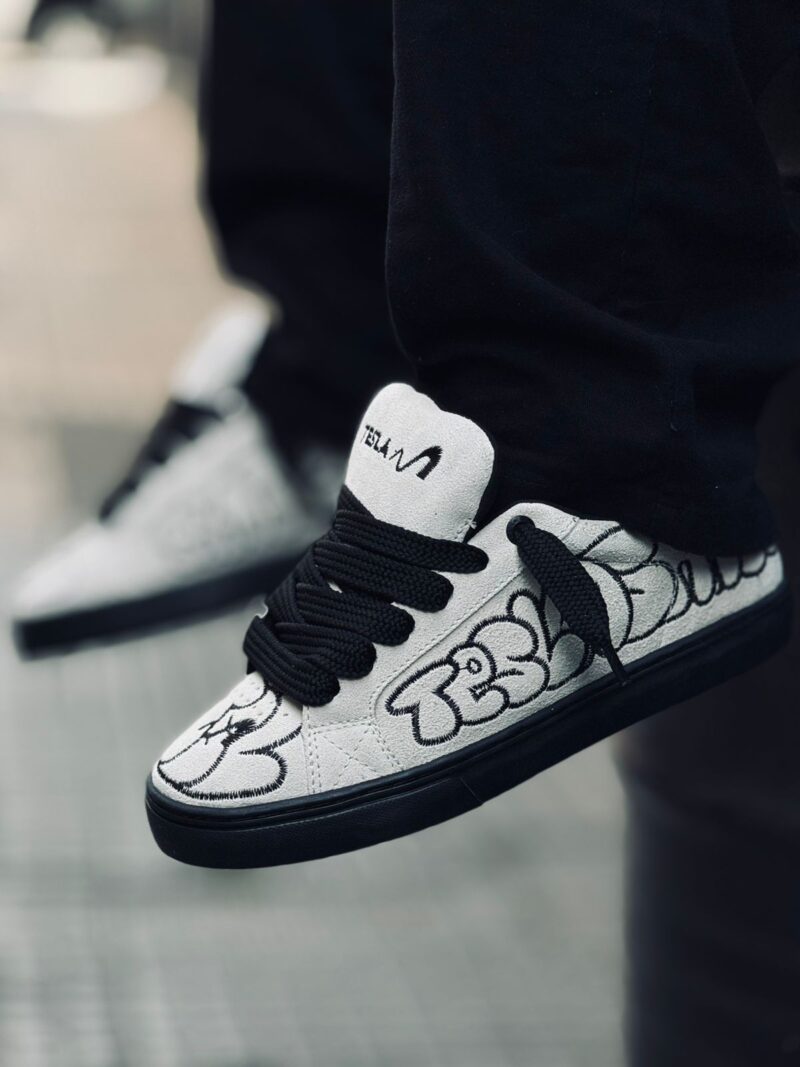 Tesla Hertz Off White Bomb - Imagem 3