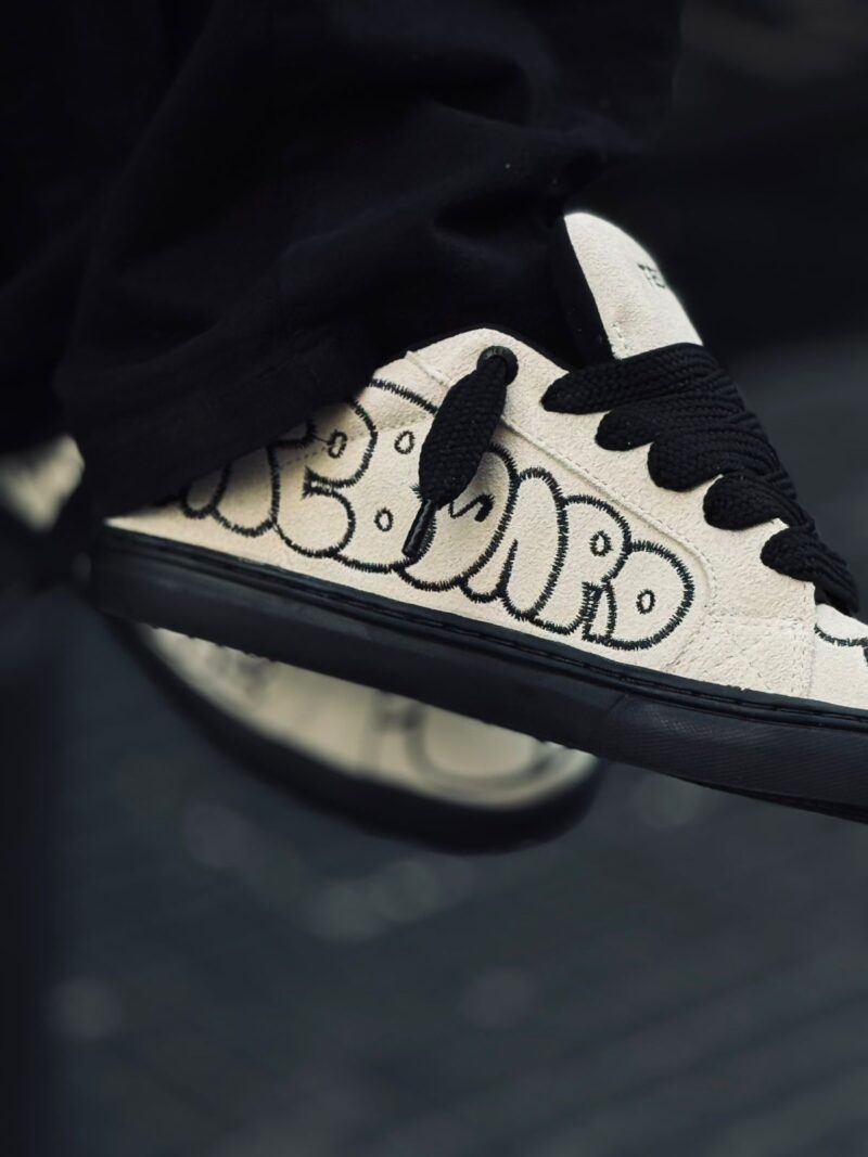 Tesla Hertz Off White Bomb - Imagem 5
