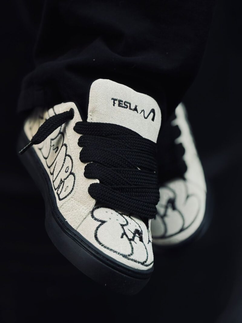 Tesla Hertz Off White Bomb - Imagem 4