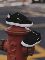 Tesla Hertz Black Reflect