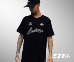 CAMISETA NBA LAKERS CURSIVE
